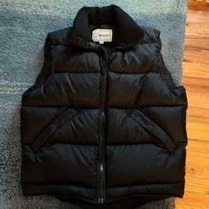 Woods brand puffer vest. Very good condition. Size small.